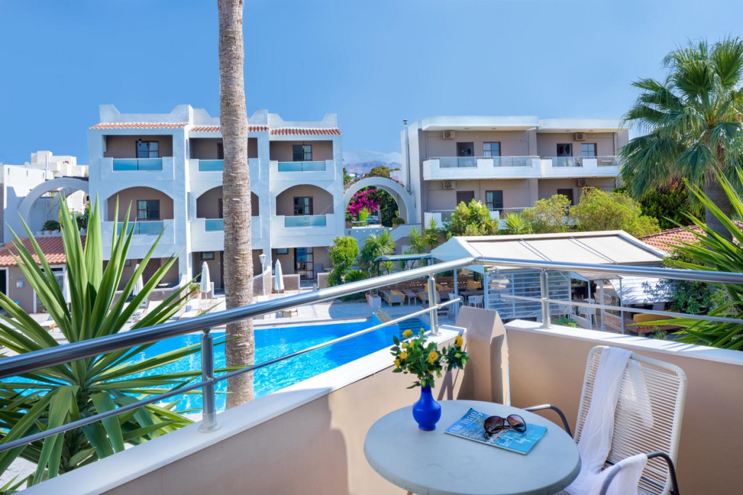 Nireas Hotel 8/30