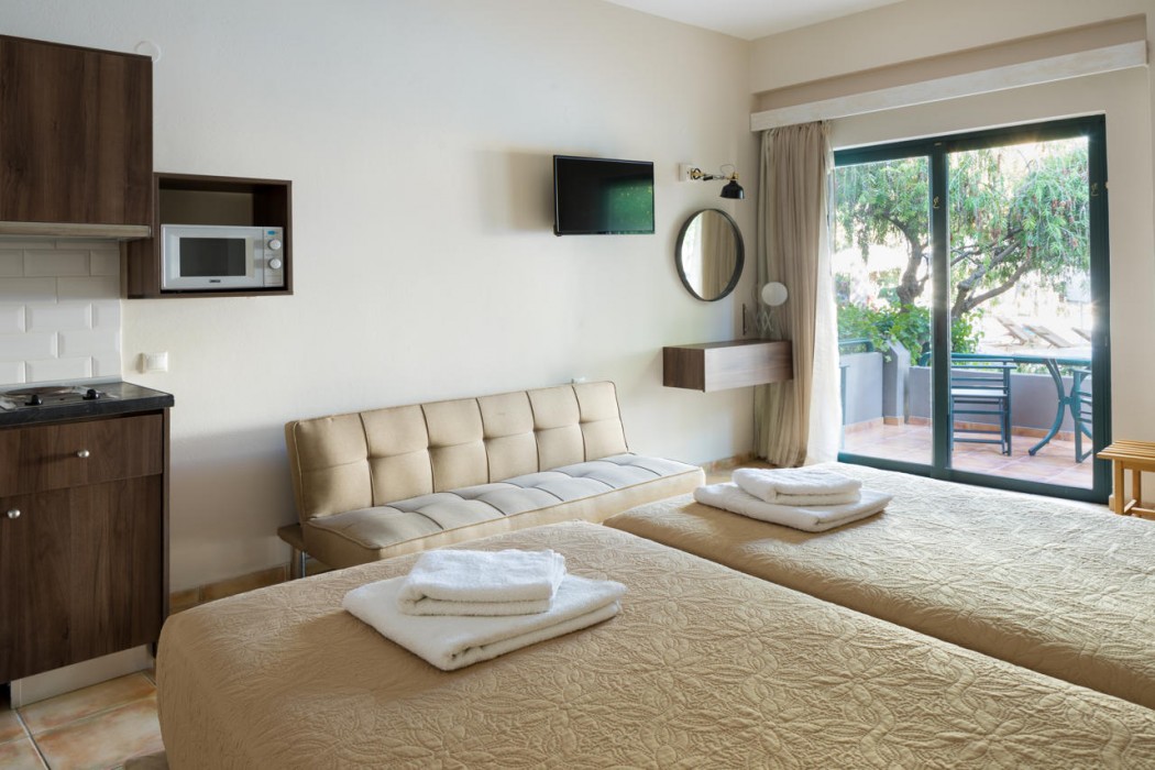 Nireas Hotel 12/30