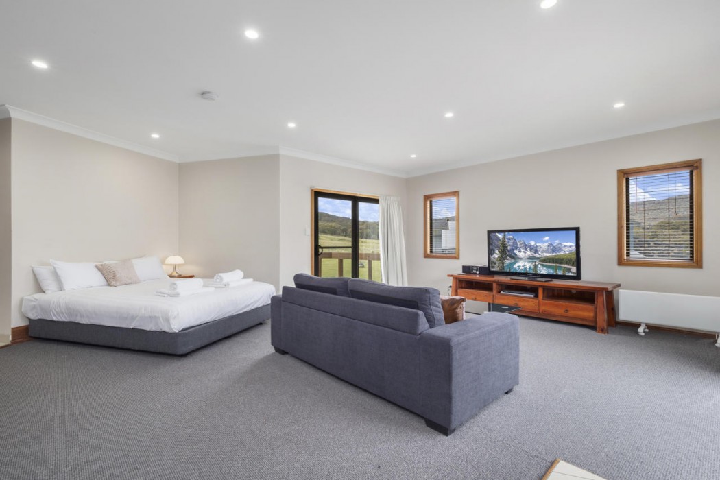 Oaks Lake Crackenback Resort 27/89