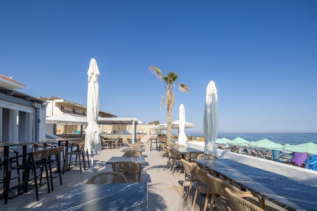 Jo-An Beach Hotel 76/93
