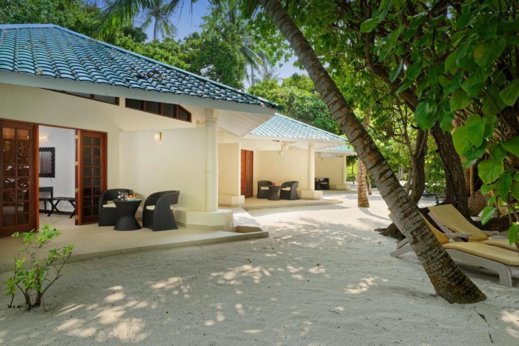 Embudu Village 6/68