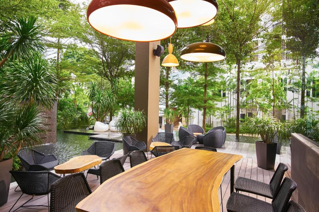 Quincy Hotel Singapore 18/30