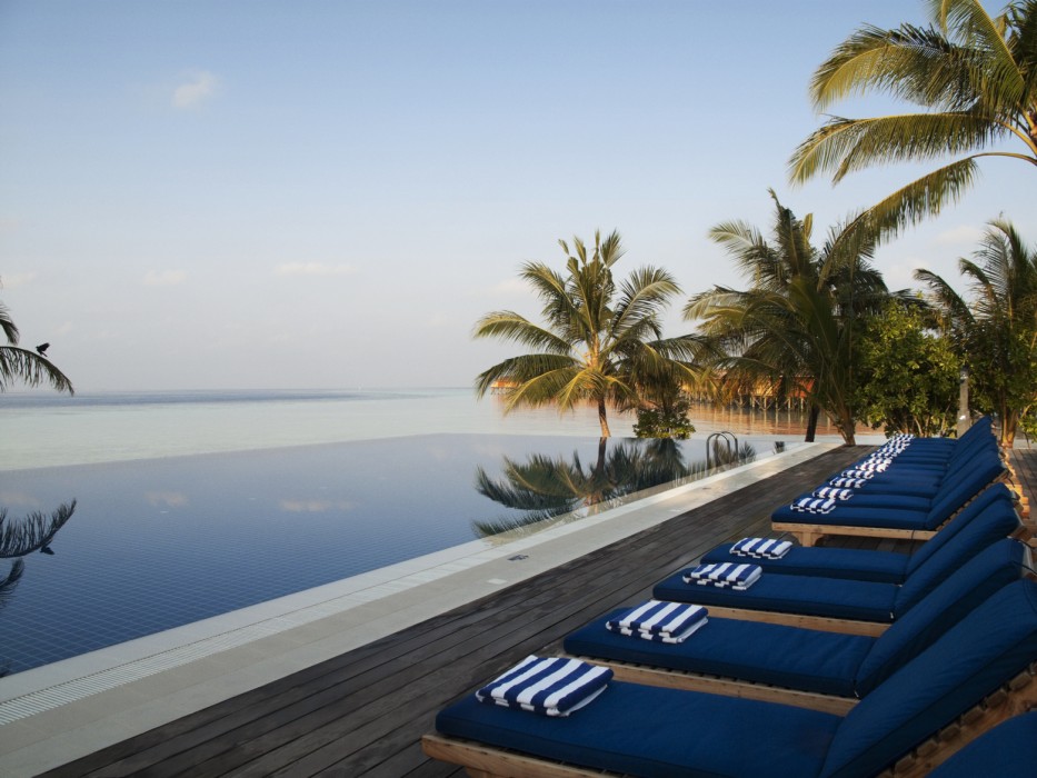 Vilamendhoo Island Resort & Spa 210/272