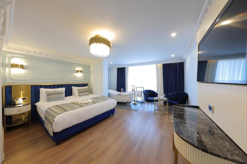 Golden Horn Bosphorus Hotel 12/64