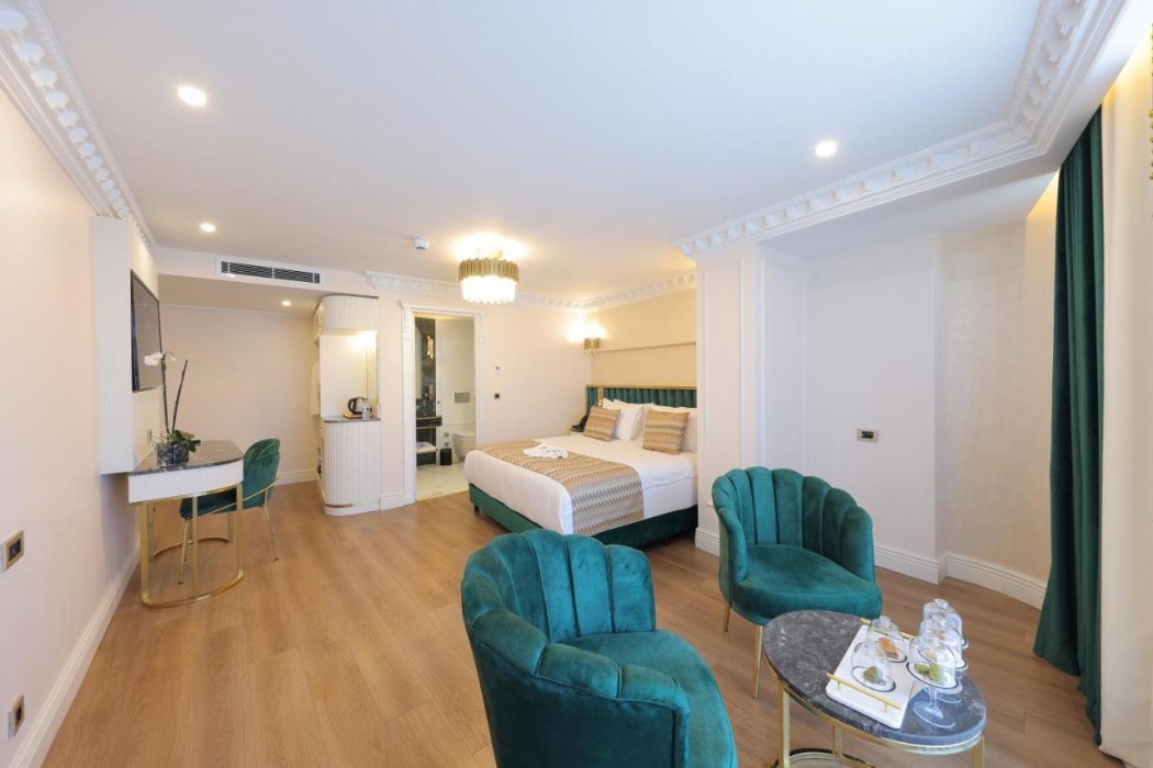 Golden Horn Bosphorus Hotel 11/64