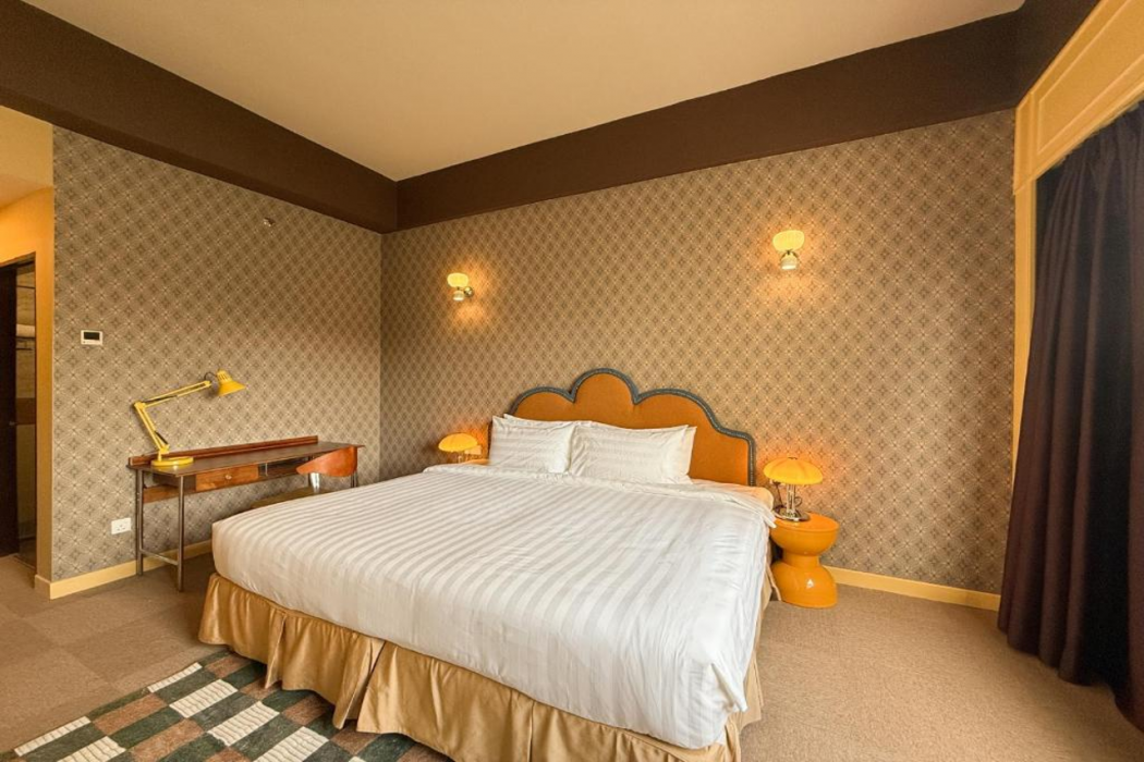 The Tres Hotel 11/67