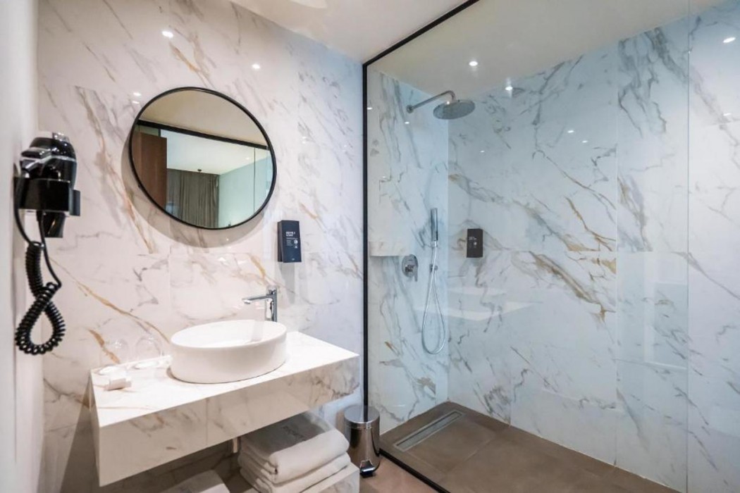 Jm Suites 6/25