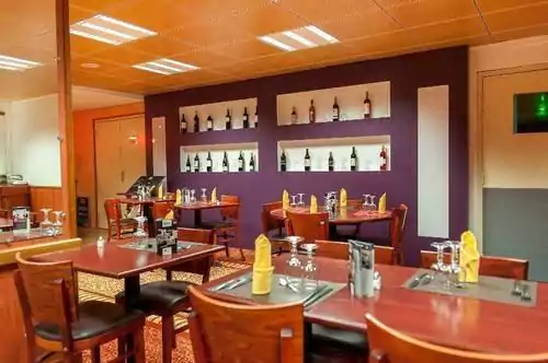 Brit Hotel Agen - L Aquitaine 22/53