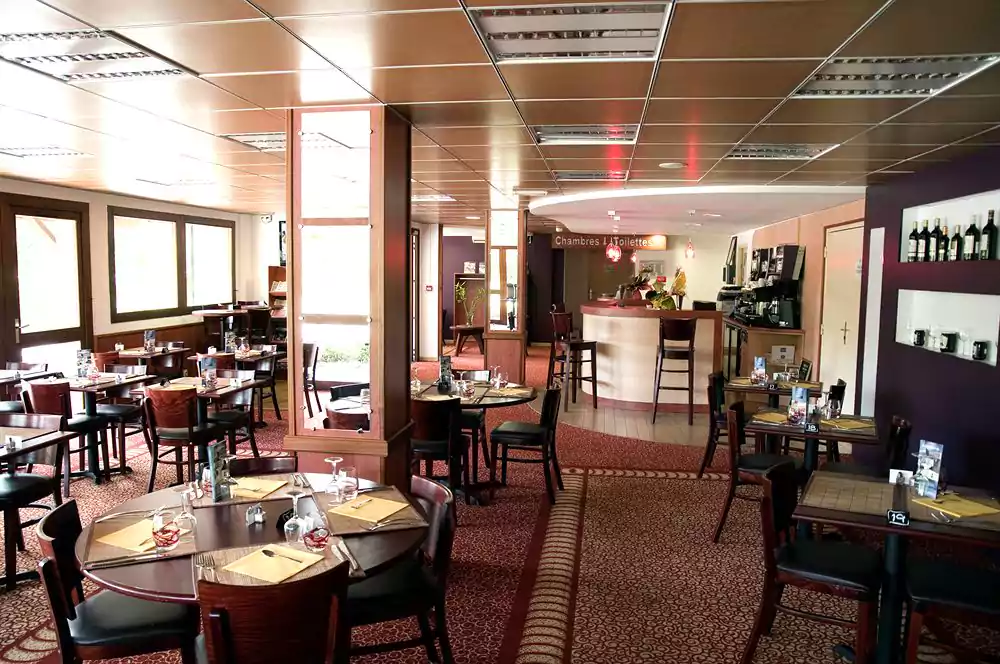 Brit Hotel Agen - L Aquitaine 23/53