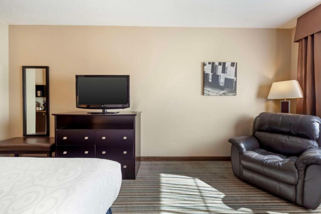 Best Western Plus Peace River Hotel and Suites 14/46