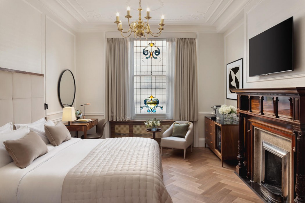The Queens Gate Hotel 12/37