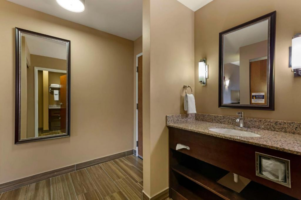 Best Western Plus Miami Executive Airport Hotel & Suites 7/27