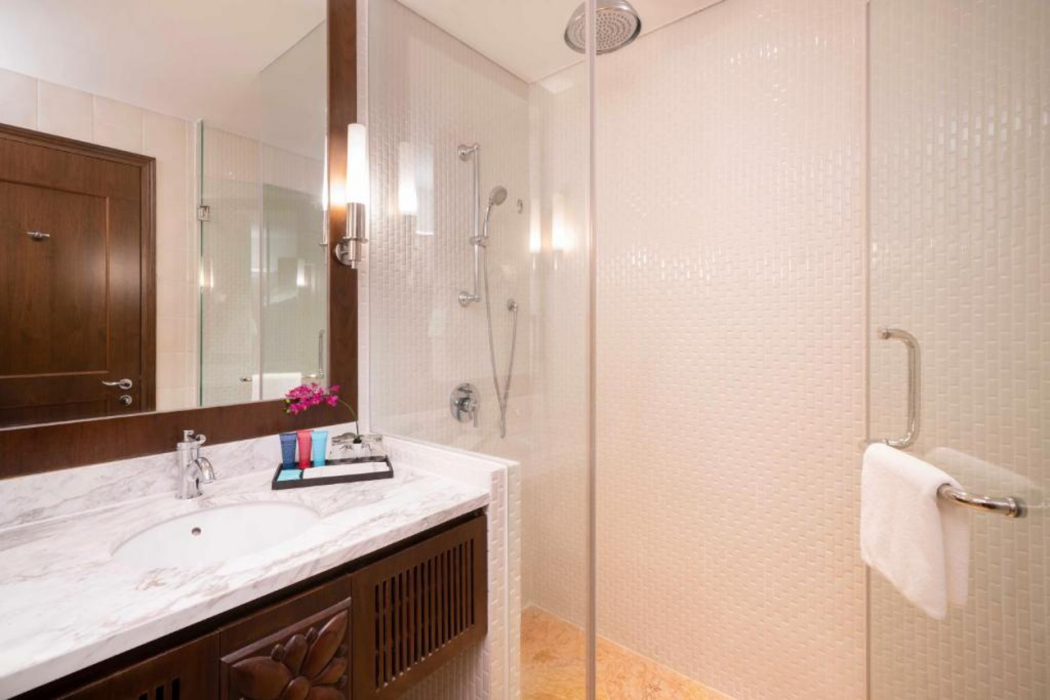 Rendezvous Hotel Singapore by Far East Hospitality 12/25