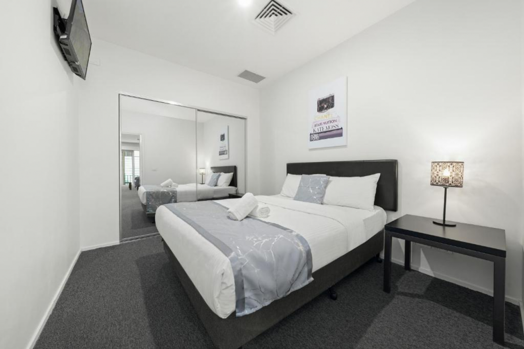Comfort Apartments Melbourne Central 7/18