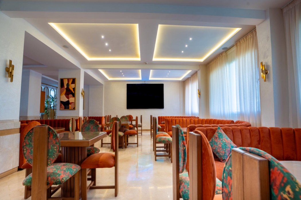 Intouriste Hotel & Suites 24/72