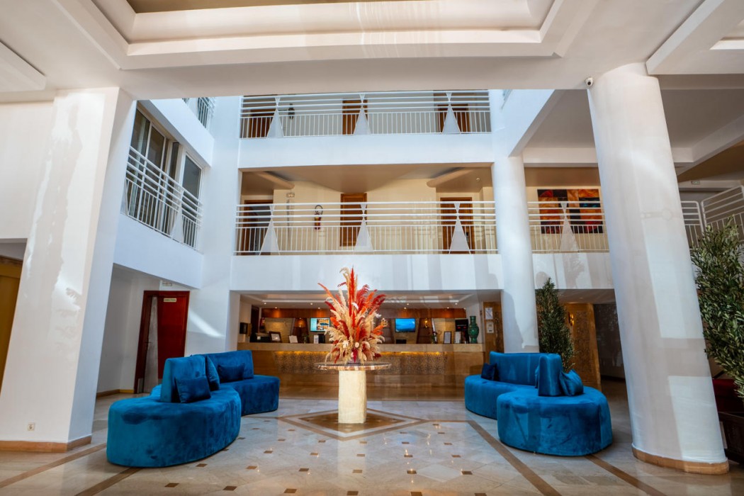 Intouriste Hotel & Suites 27/72