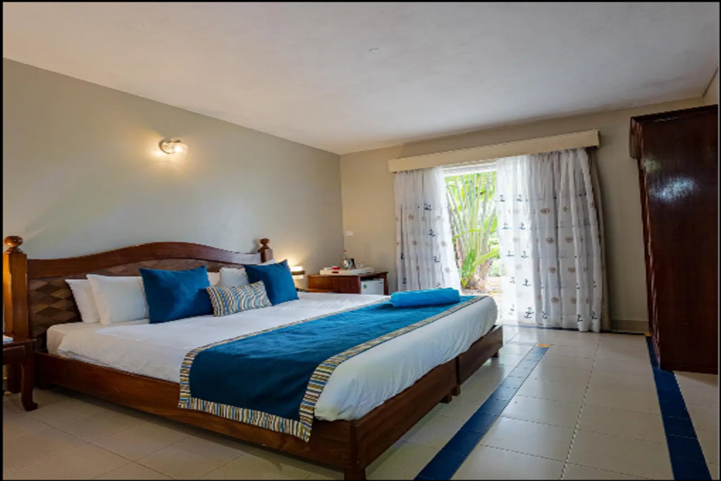 LE GRAND BLEU HOTEL 16/54