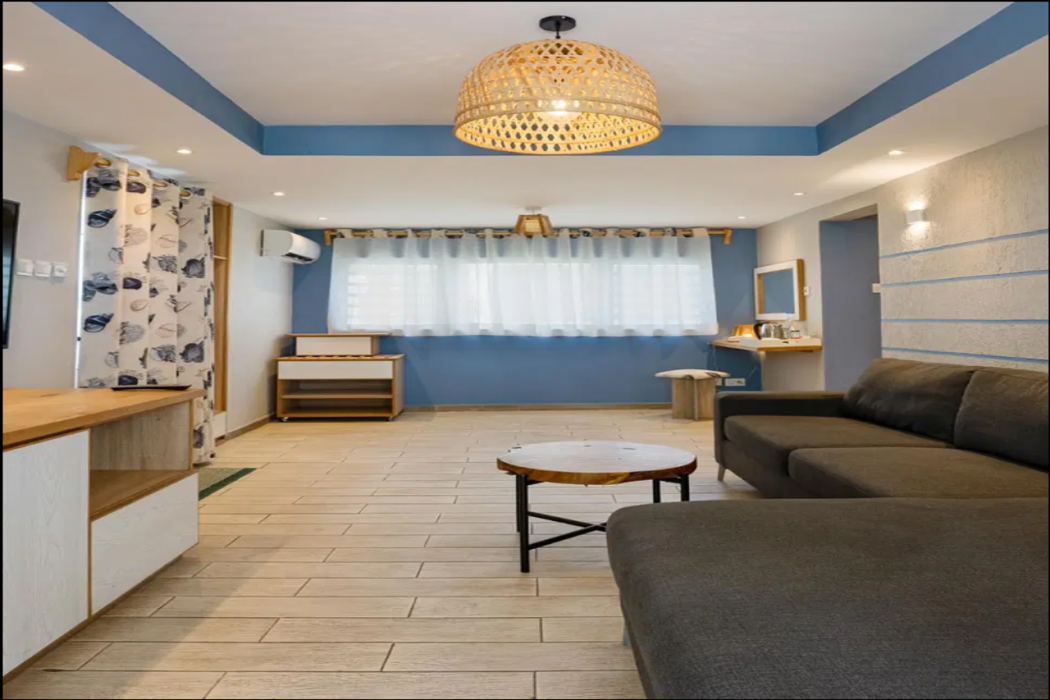 LE GRAND BLEU HOTEL 19/54