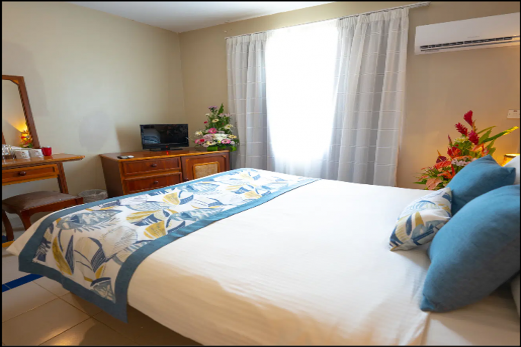 LE GRAND BLEU HOTEL 18/54
