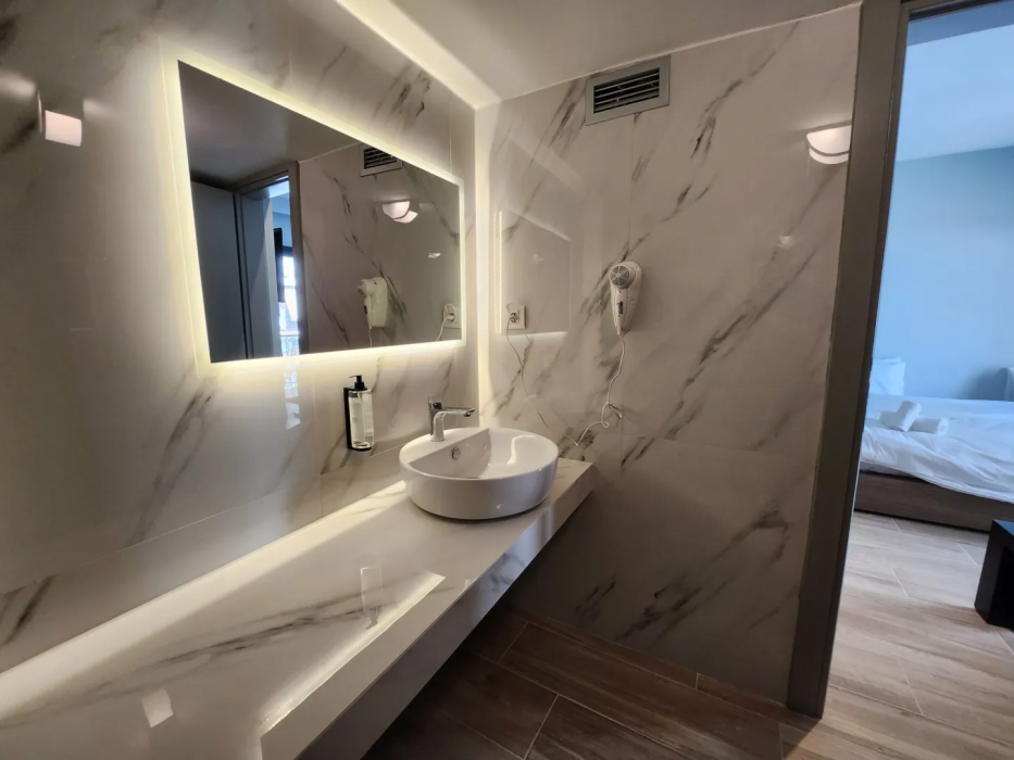 Urban Core Residence 7/26