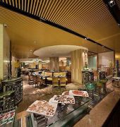 Longchamp Garden Hotel 25/35