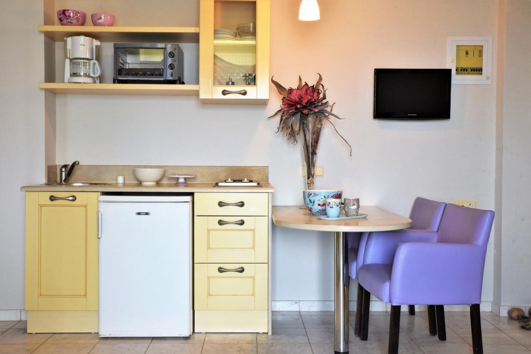 Golden Bay Apartments-Garden Haven 42/87