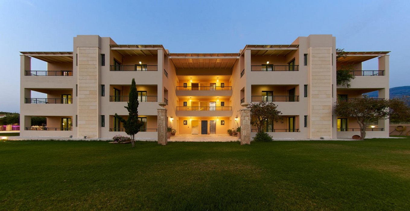 Golden Bay Apartments-Garden Haven 8/87
