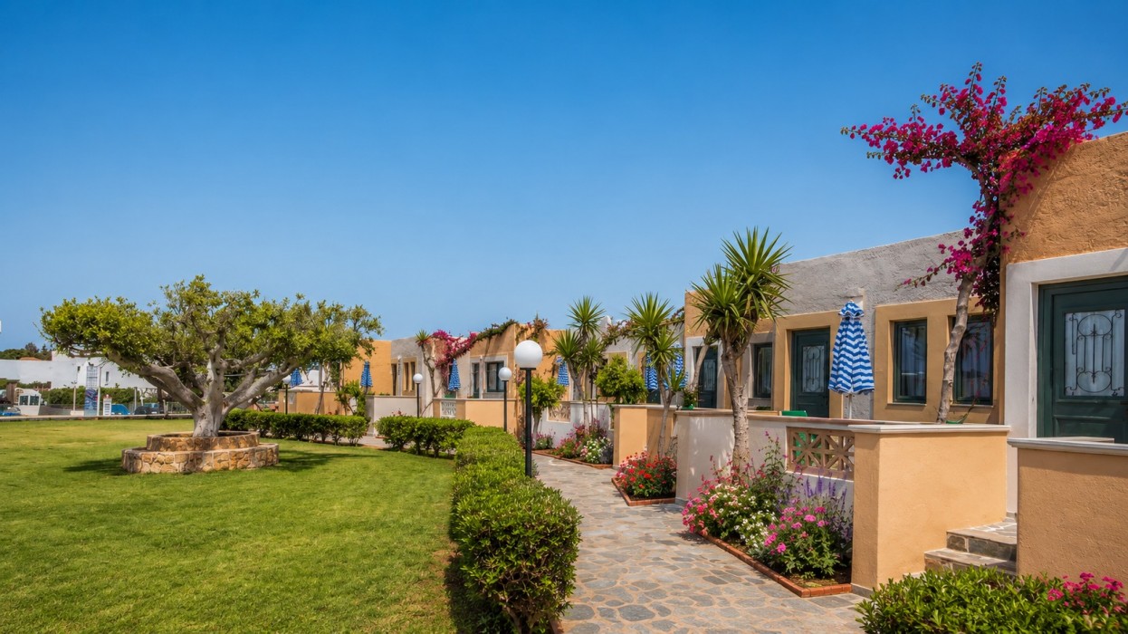 Golden Bay Apartments-Garden Haven 10/87