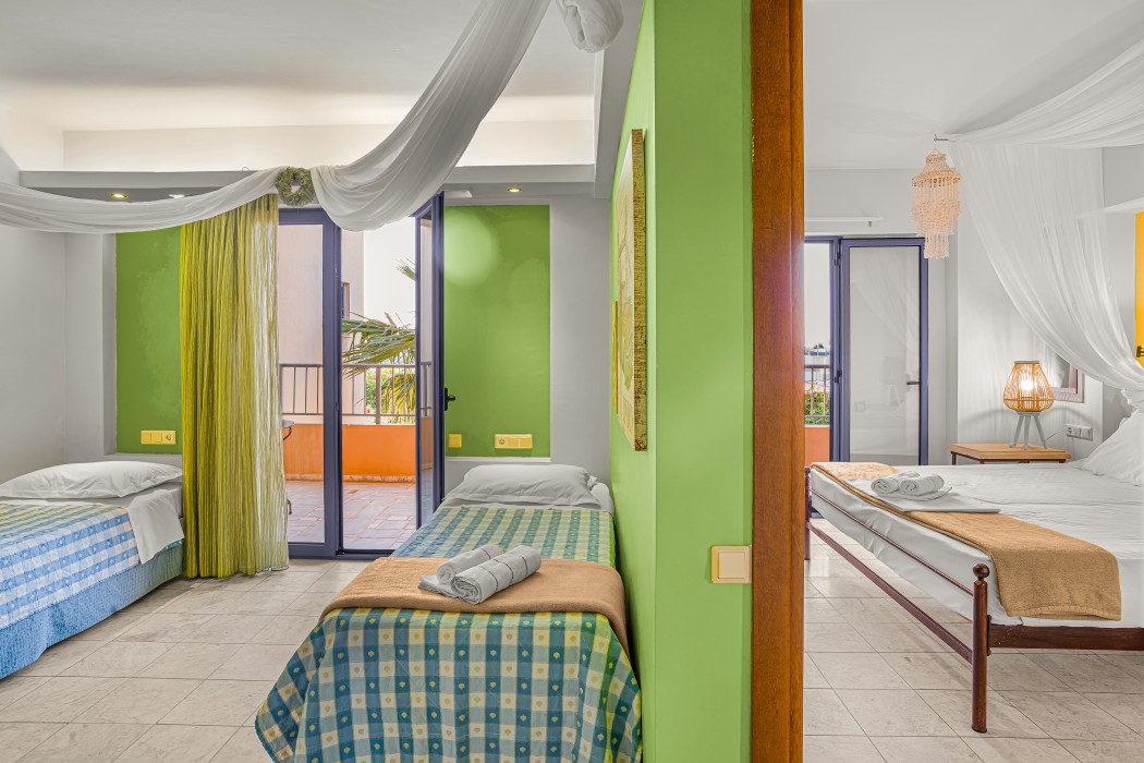 Golden Bay Apartments-Garden Haven 46/87