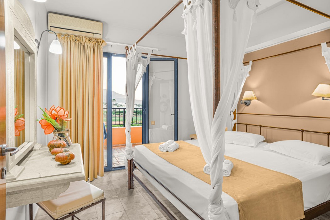 Golden Bay Apartments-Garden Haven 24/87
