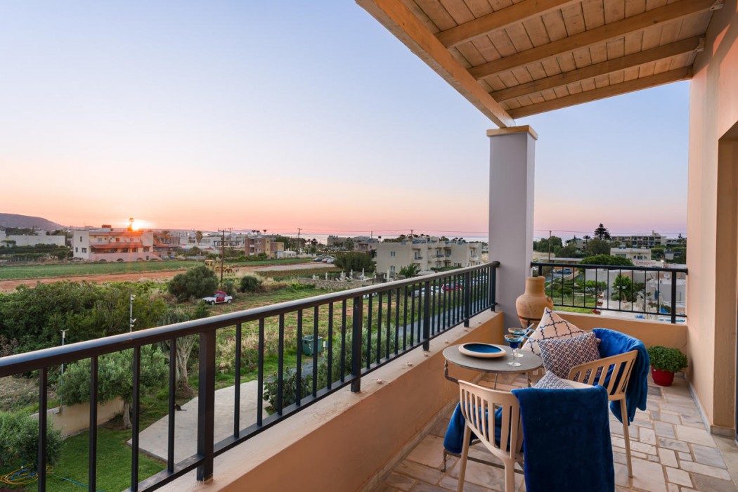 Golden Bay Apartments-Garden Haven 36/87