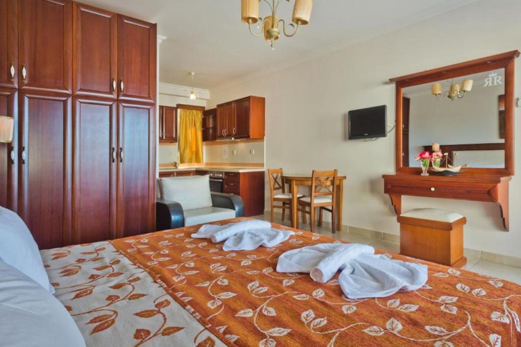 Royal Beach Hotel 9/53