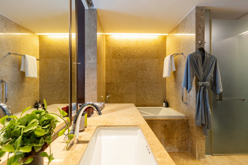 Lit Bangkok Hotel 44/107