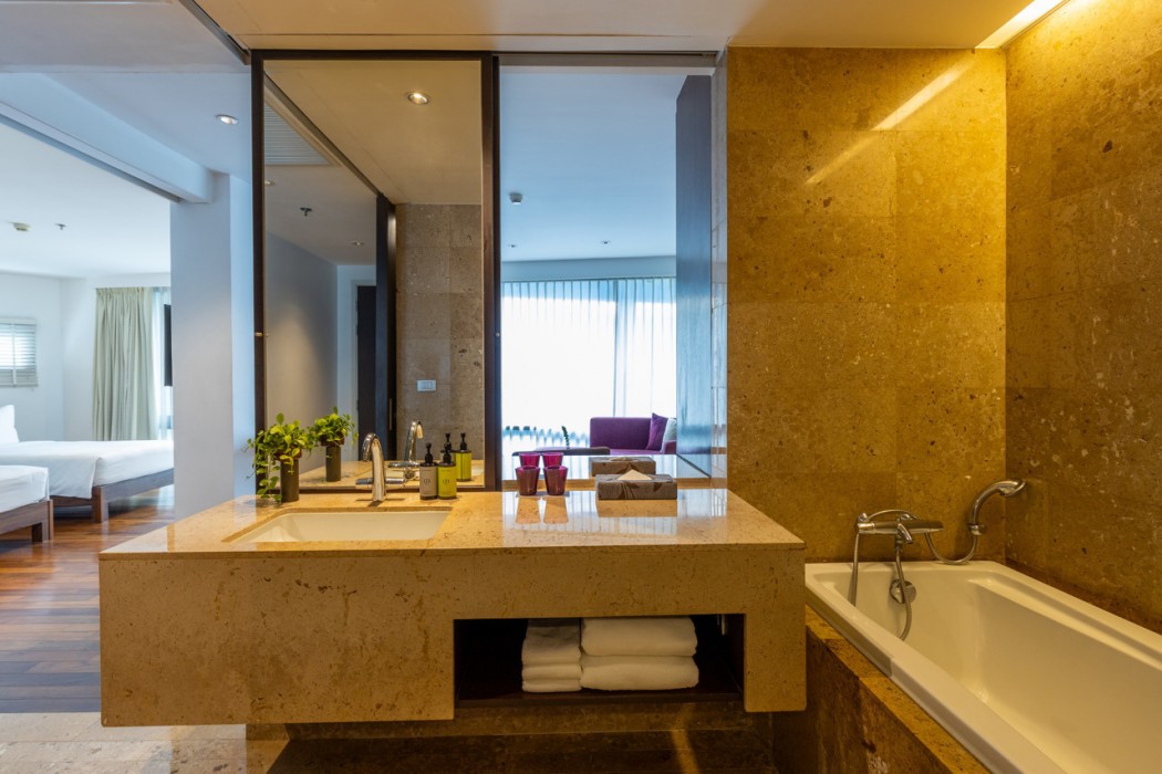 Lit Bangkok Hotel 40/107