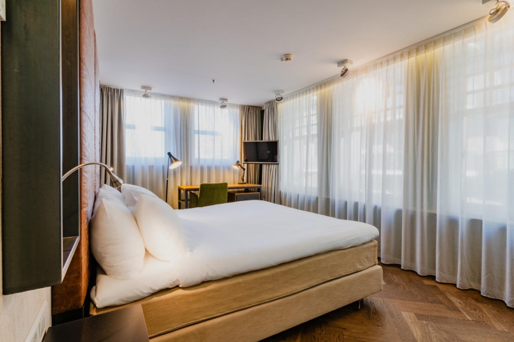 Hotel De Hallen 12/53