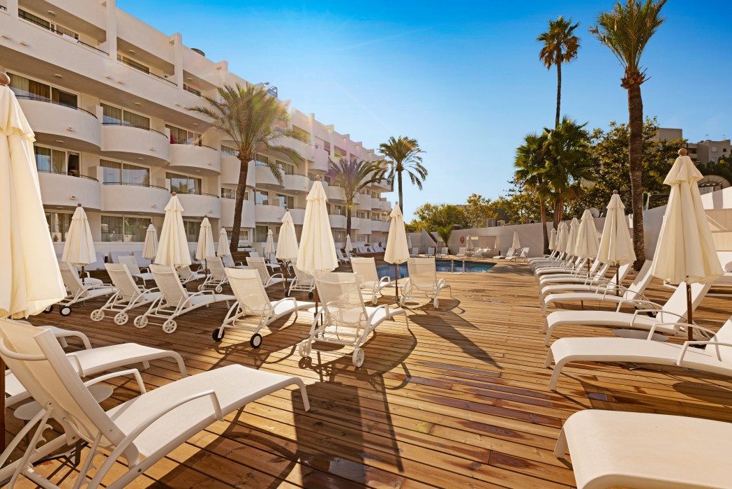 Palmanova Beach Apartments by TRH 37/62