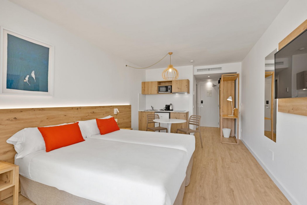 Palmanova Beach Apartments by TRH 17/62