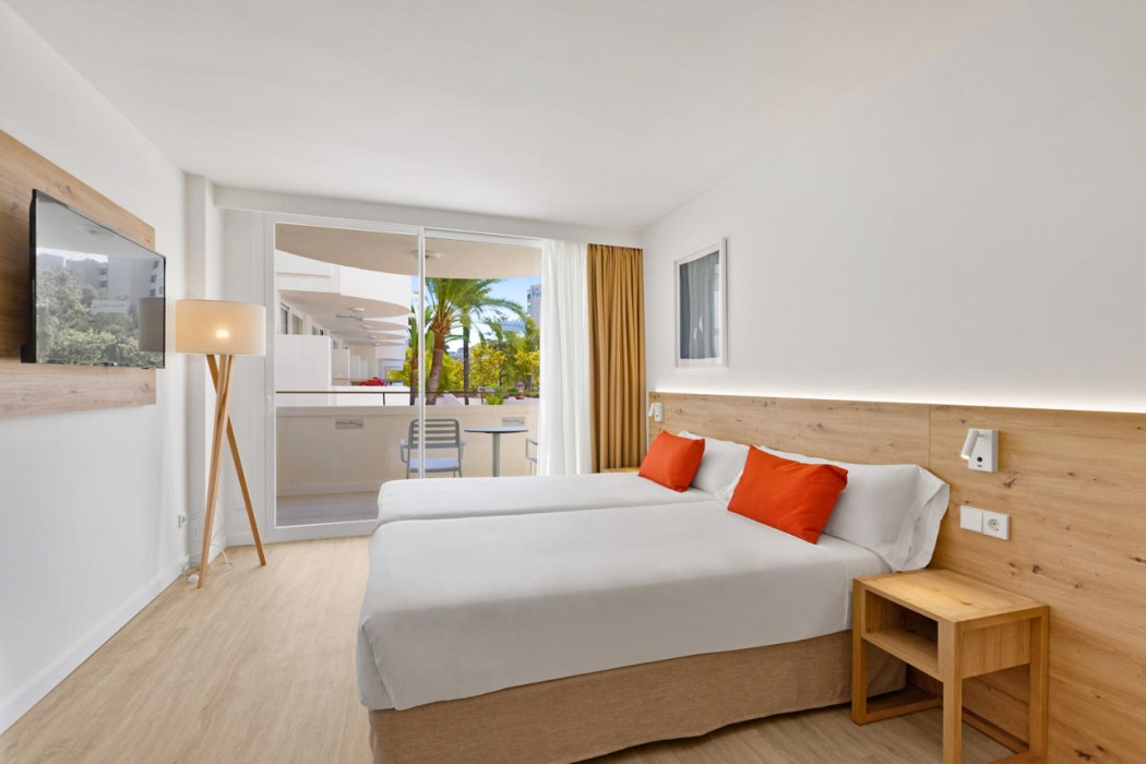 Palmanova Beach Apartments by TRH 19/62