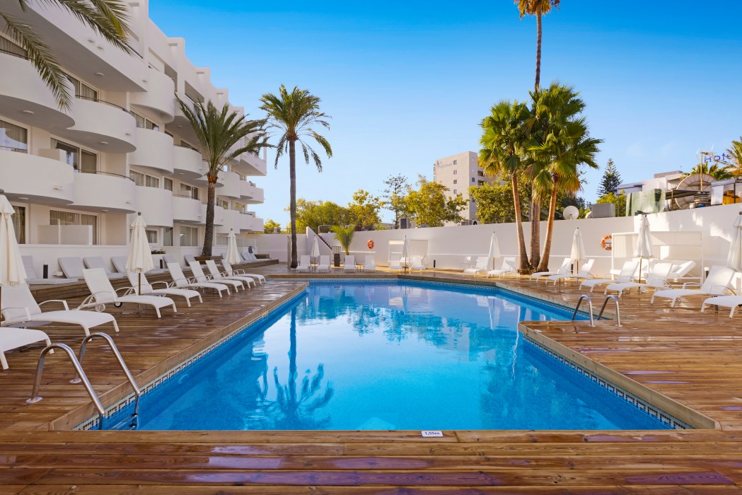Palmanova Beach Apartments by TRH 39/62