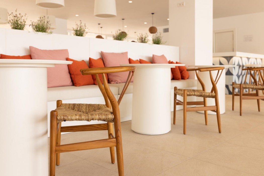 Palmanova Beach Apartments by TRH 38/62