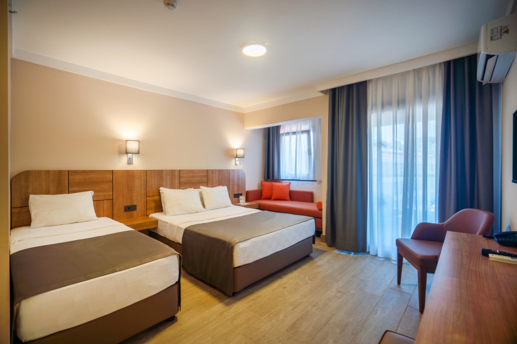 Julian Club Hotel 11/64