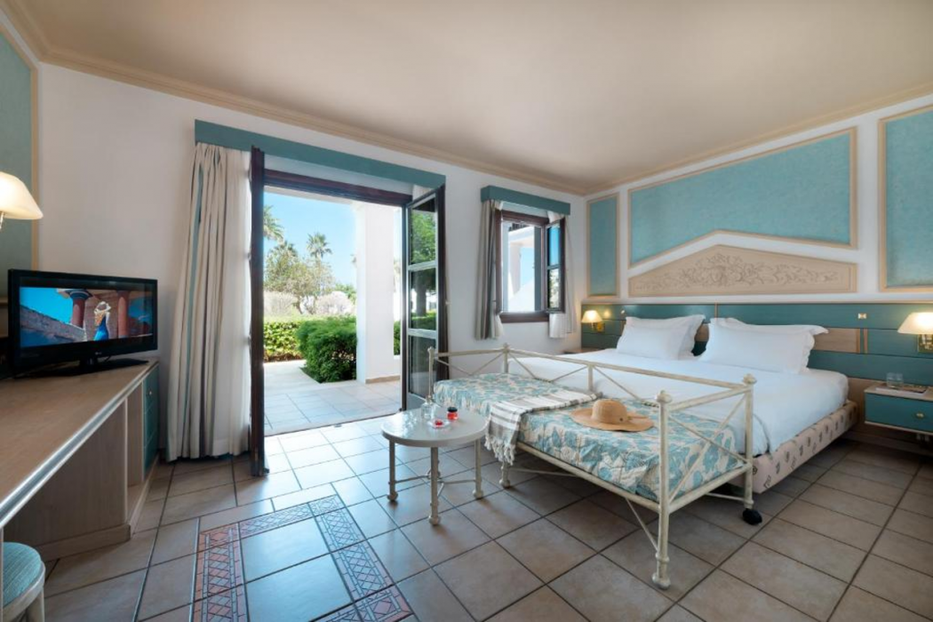 Mitsis Royal Mare 10/47