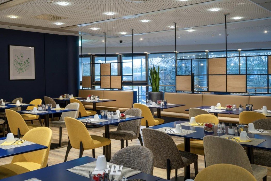 Voco Dusseldorf Seestern An Ihg Hotel 25/40