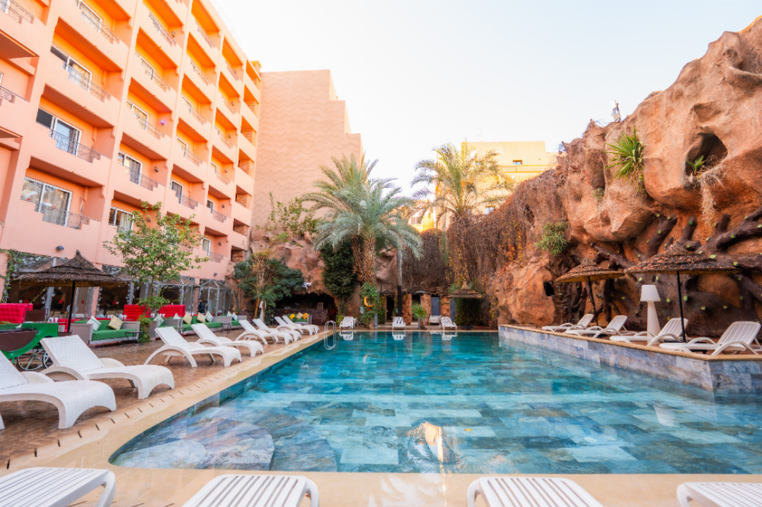 Imperial Holiday Hotel 46/86