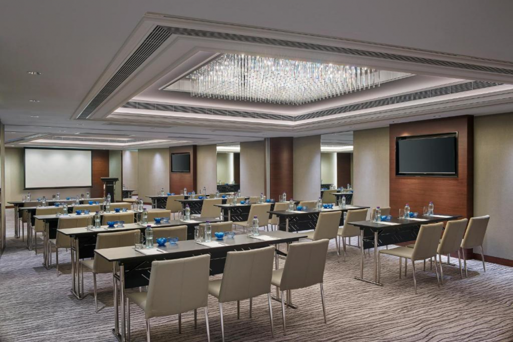 New World Millennium Hong Kong 63/77