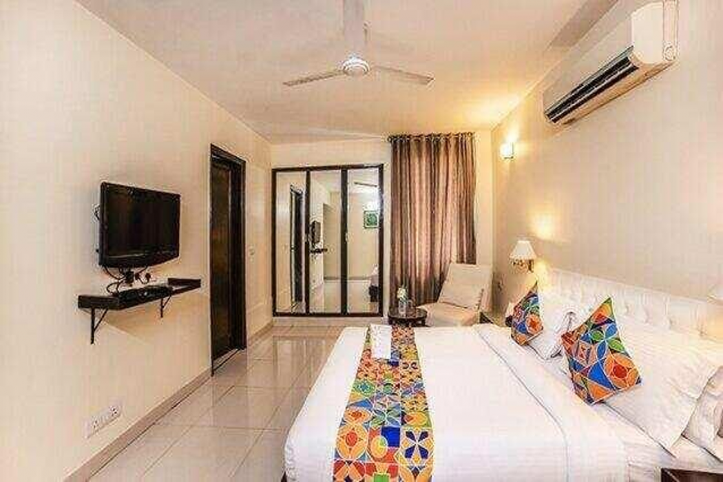 FabHotel Anutham Saket 7/36