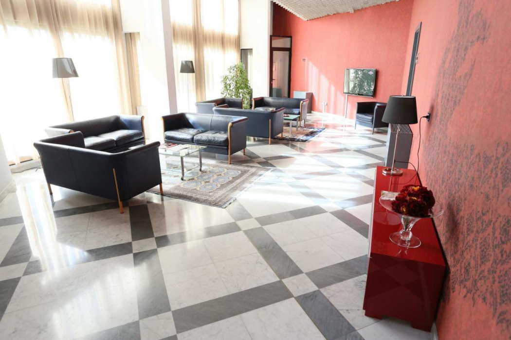 Hotel Forum 4/34