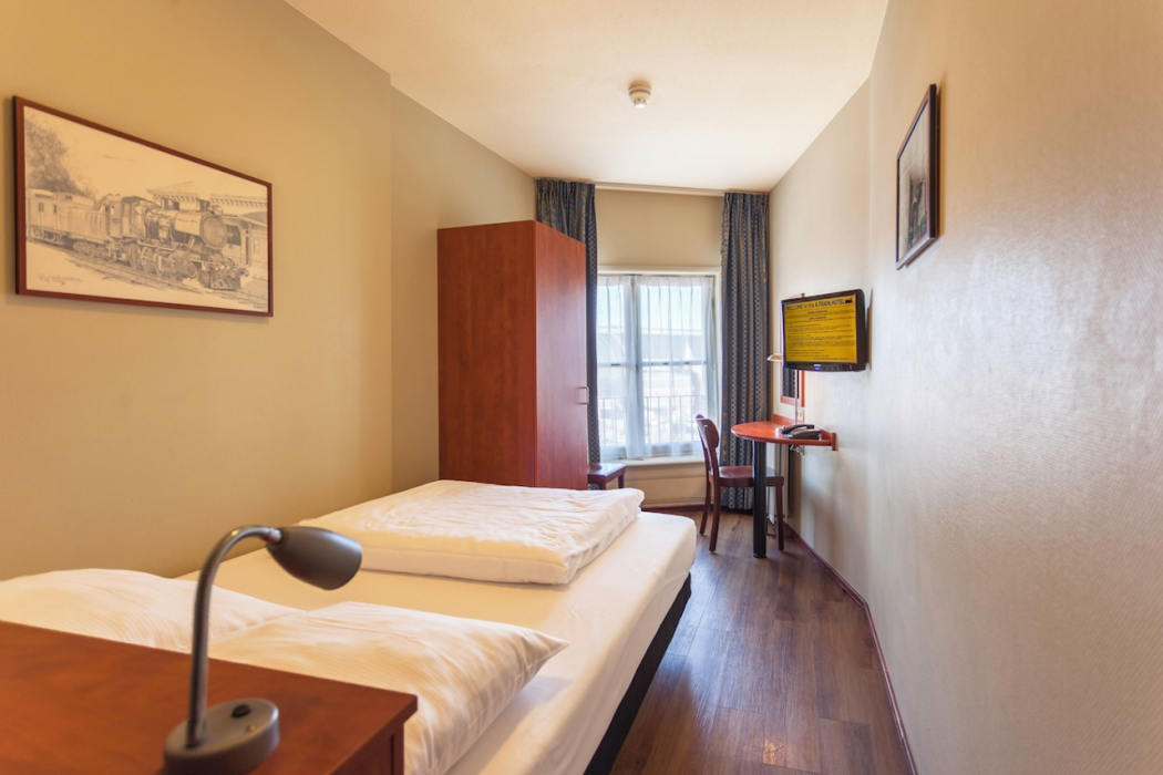 A-Train Hotel 18/63