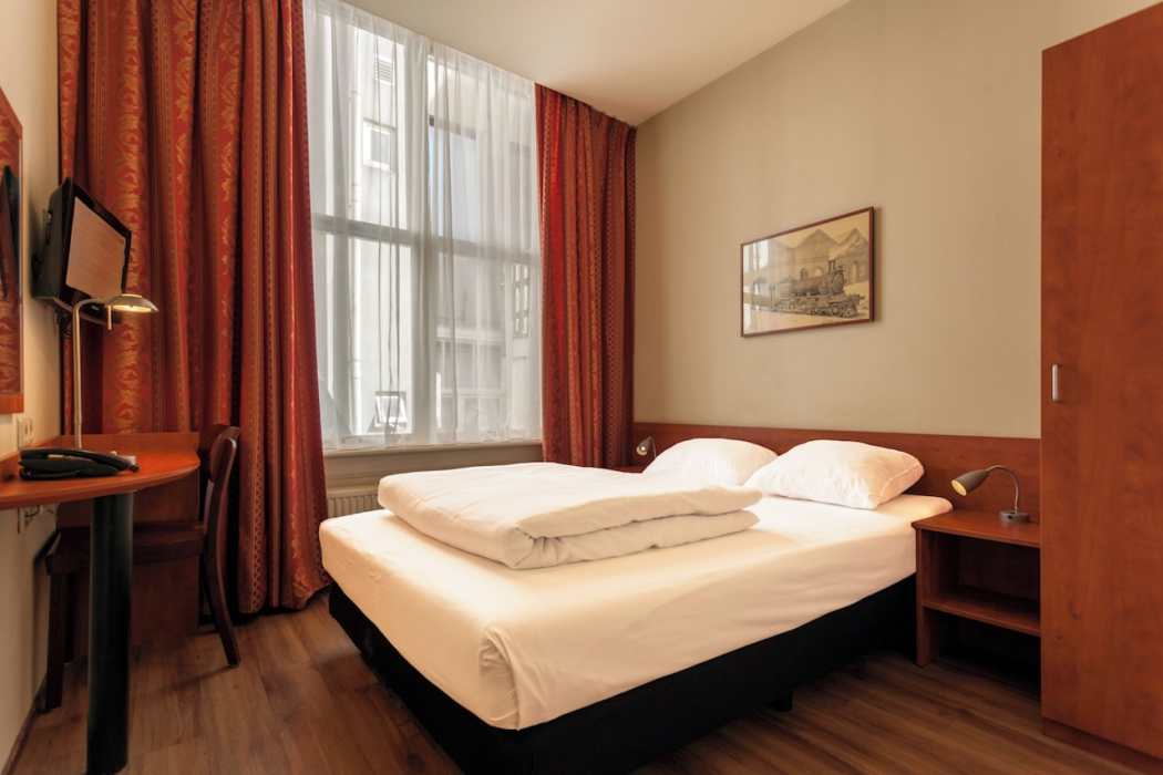 A-Train Hotel 16/63