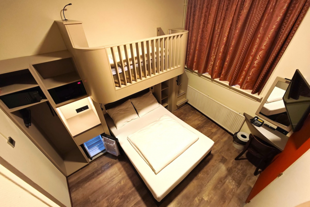 A-Train Hotel 20/63